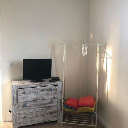 Gite Independant 1 Chambre Prignac-et-Marcamps Eksteriør billede